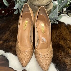 NWOT partners  Tan Woven Leather Heels